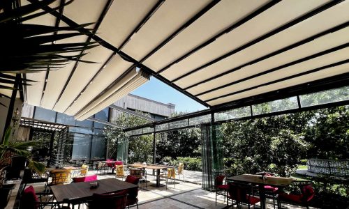 retractable roof
